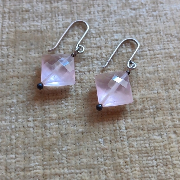 Silver Tone Multi-faceted Light Pink Crystal Set On Point Hook Earrings - Picture 1 of 7